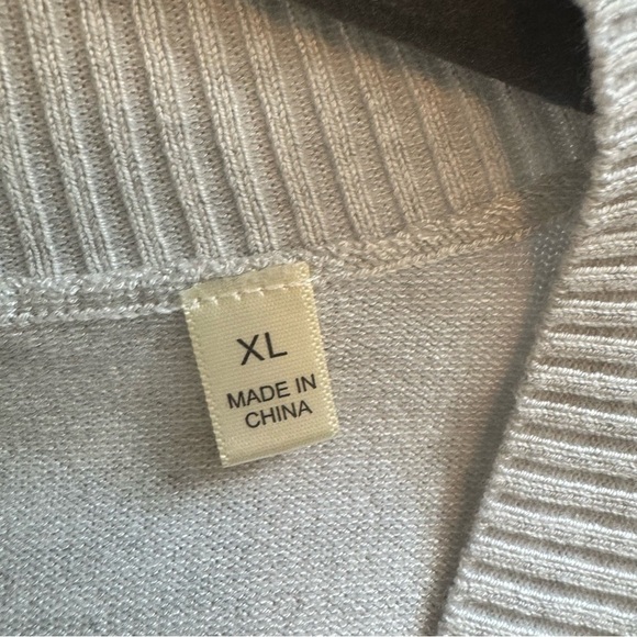 Cyrus: Women’s V-neck sweater vest - Picture 6 of 7